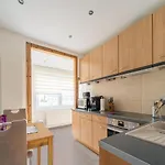 Rueckzugsort Mit Waldblick