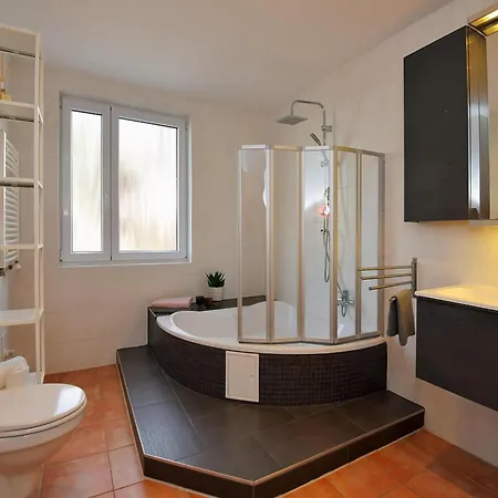 Retreat With Forest Views * 策拉-梅利斯