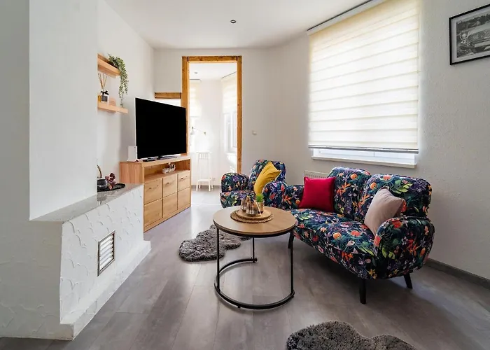 Retreat With Forest Views