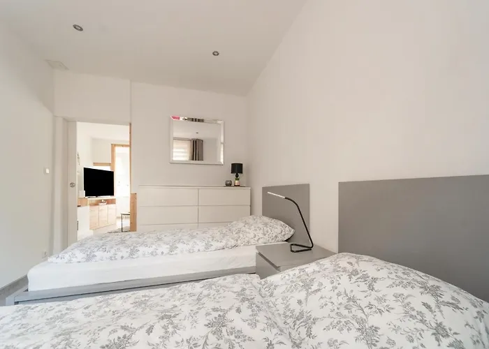 Daire Retreat With Forest Views *